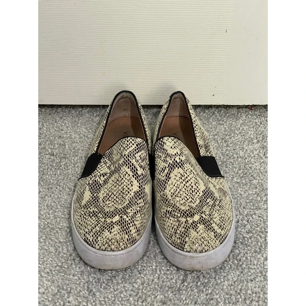 Vionic Demetra Snakeskin Slip On Sneakers Cream Black Leather Womens 9 Orthotic